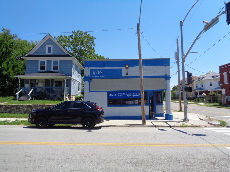 More Photos Of 3445 Woodland Ave, Kansas City General Retail For Sale