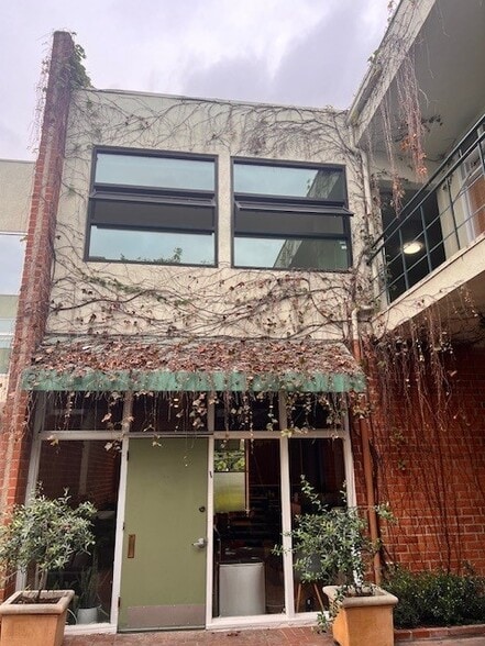 More Photos Of 11950-11958 San Vicente Blvd, Los Angeles Office For Lease