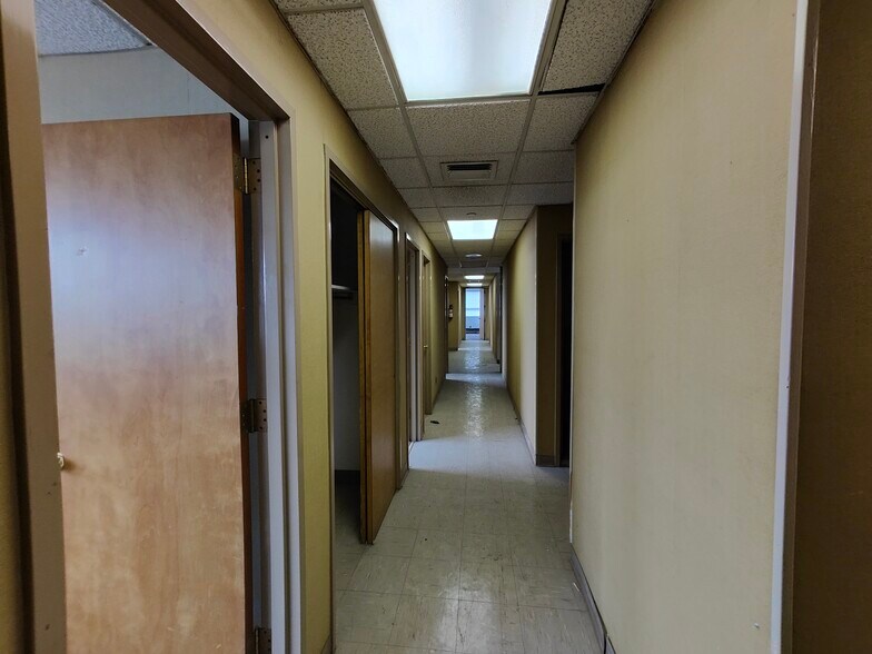 More Photos Of 1169 Oak Point Ave, Bronx Warehouse For Lease