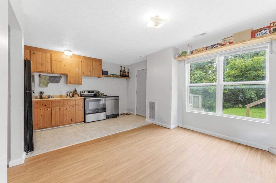 More Photos Of 409 McLane Avenue, Morgantown Apartments For Sale