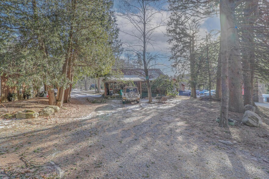 More Photos Of 9933 Bear Creek Blvd, Bear Creek Township Restaurant For Sale