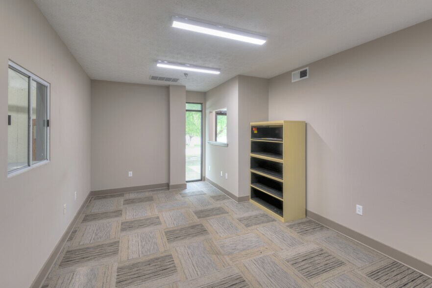 More Photos Of 1 Andrew Dr, Stockbridge Distribution For Lease