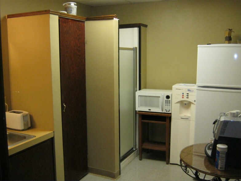 More Photos Of 922 Oak St, Kansas City Office For Sale