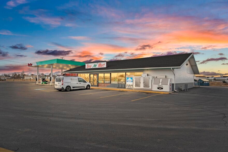 More Photos Of 5500 W 5500 S, Hooper Service Station For Sale