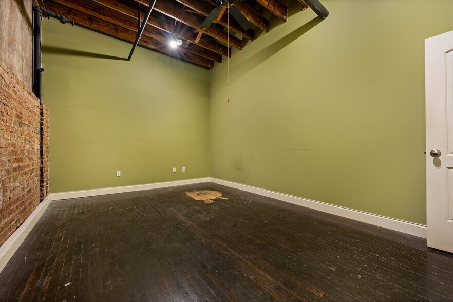 More Photos Of 247 Broad St, Kingsport Loft Creative Space For Sale