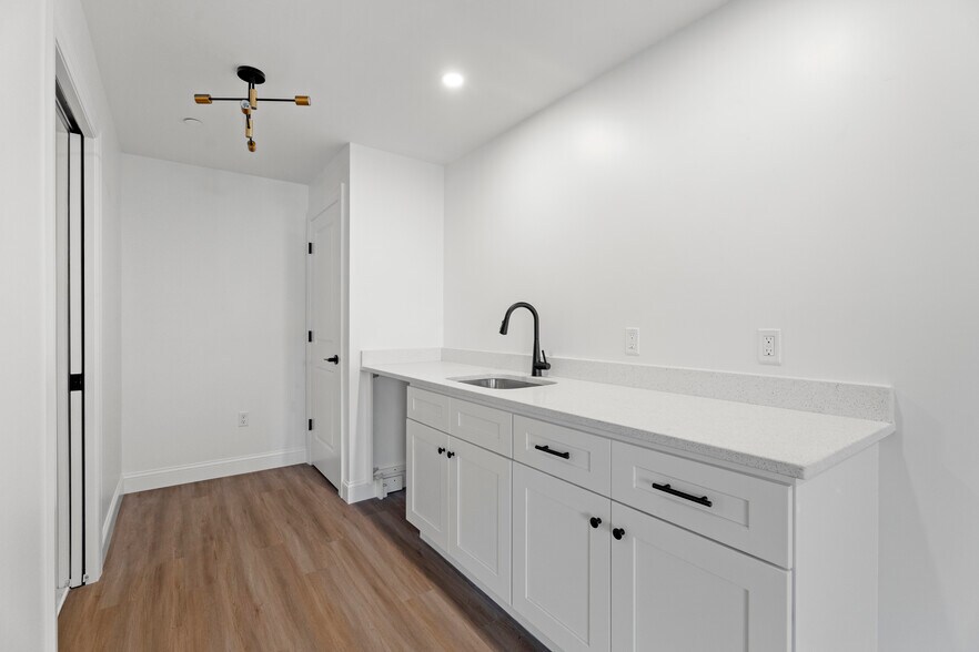 More Photos Of 44 Williams Ave, Mystic General Retail For Sale