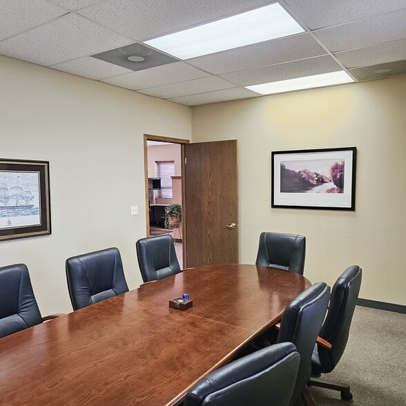 More Photos Of 473 Park Ave, Lake Villa Warehouse For Sale