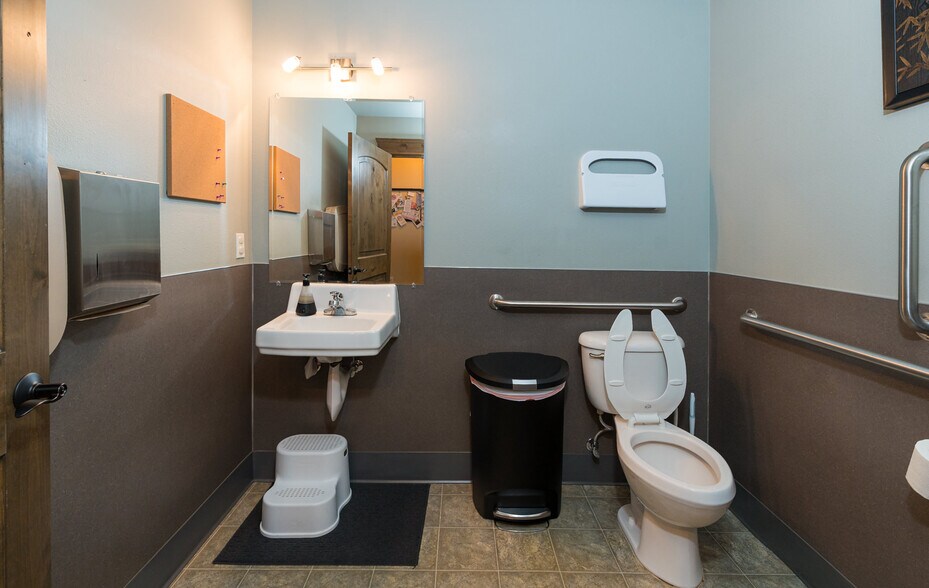 More Photos Of 210-214 W Sunset Ave, Coeur d'Alene Freestanding For Lease