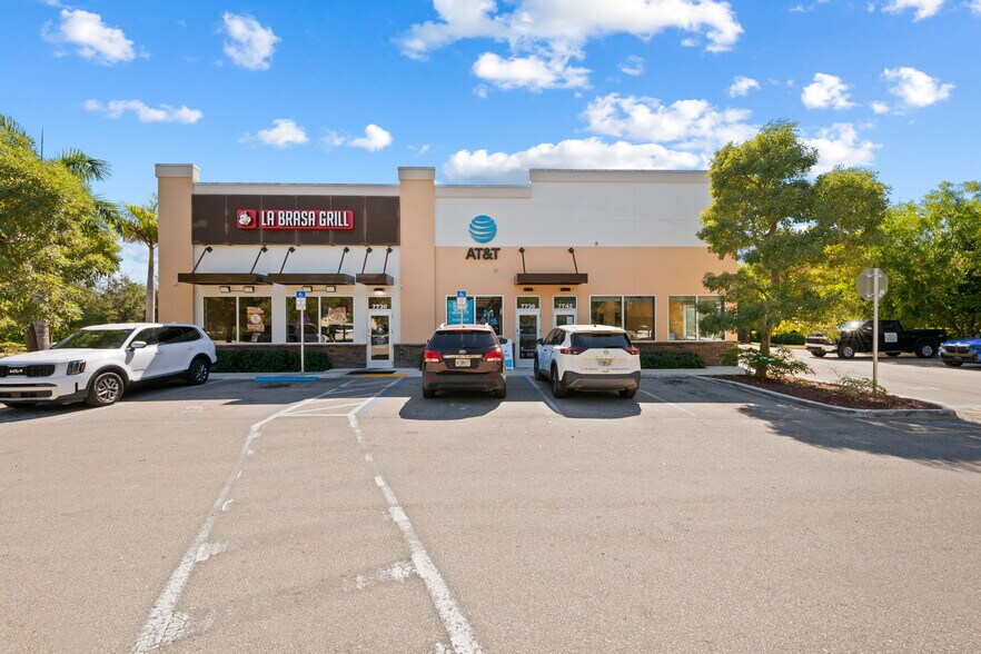 More Photos Of 7742 W McNab Rd, North Lauderdale Storefront For Lease