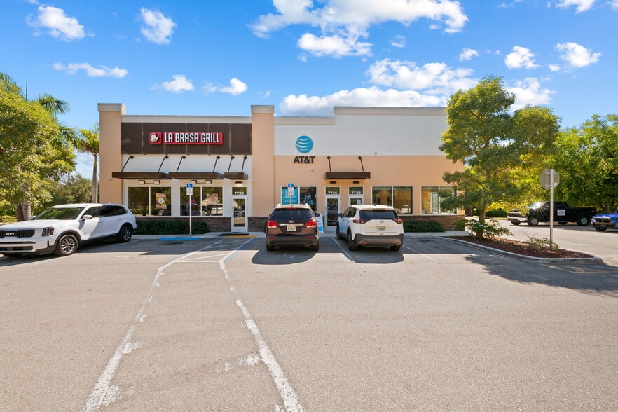 More Photos Of 7742 W McNab Rd, North Lauderdale Storefront For Lease