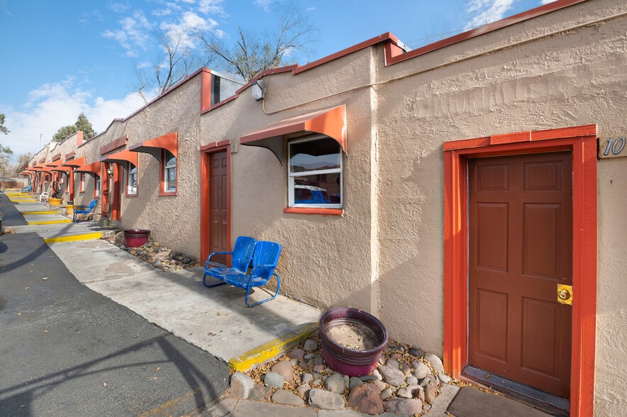 More Photos Of 2105 E Platte Ave, Colorado Springs Hotel For Sale