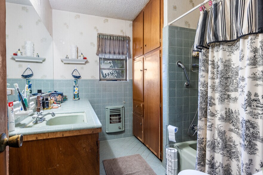 More Photos Of 606 E Liberty Ave, Round Rock Office For Sale