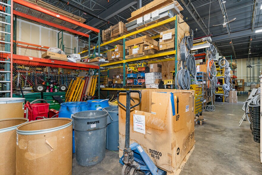 More Photos Of 8555 W 123rd St W, Savage Flex For Lease