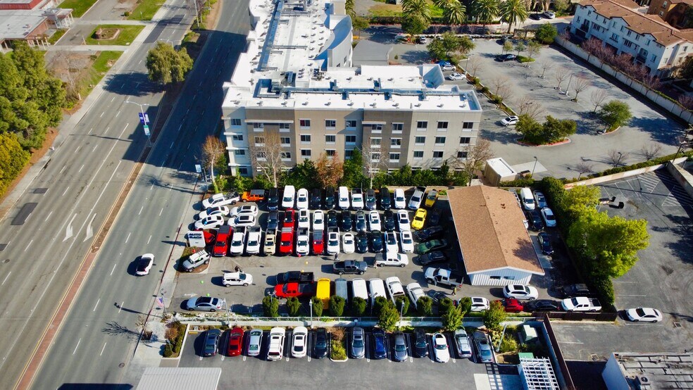 More Photos Of 680 W El Camino Real, Sunnyvale Freestanding For Lease