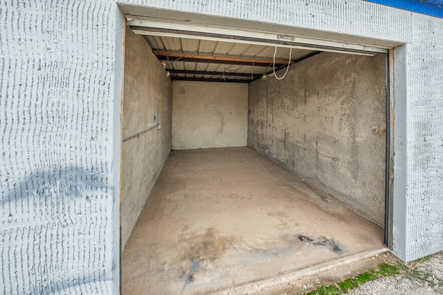 More Photos Of 910 W 29th St, San Angelo Self Storage For Sale