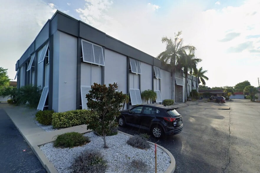 More Photos Of 2700 E Bay Dr, Largo Medical For Lease