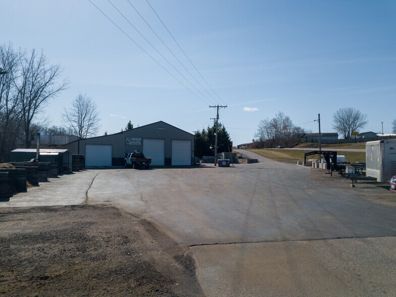 More Photos Of 1626 Academy St, Elroy Warehouse For Sale