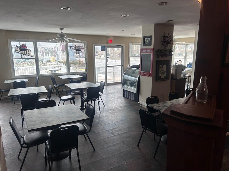 More Photos Of 5885 Main, Olcott Restaurant For Sale