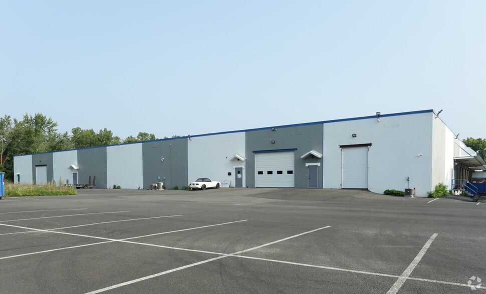 More Photos Of 1801 Avenue B, Watervliet Warehouse For Lease