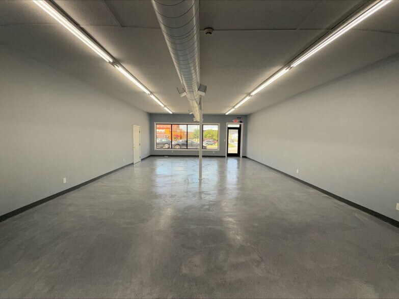 More Photos Of 128 E Morris Blvd, Morristown General Retail For Lease