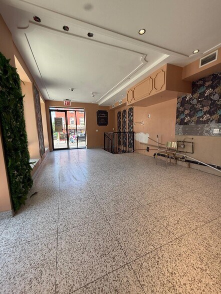 More Photos Of 689 5th Ave, Brooklyn Storefront Retail Residential For Lease
