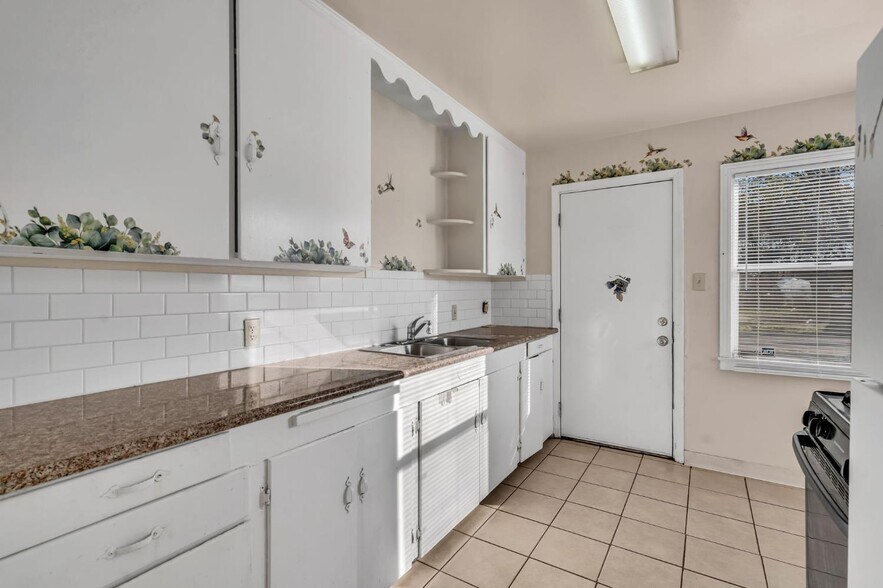 More Photos Of 1146 N Monroe St, Stockton Apartments For Sale