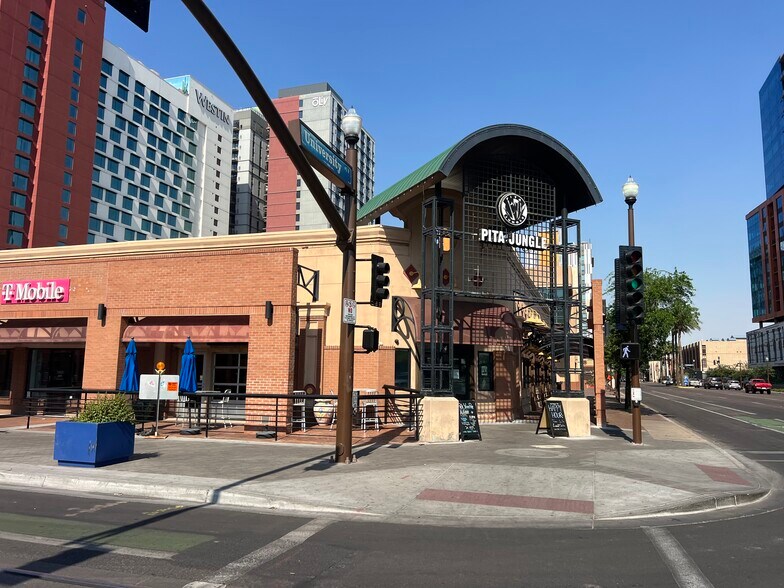 More Photos Of 4 E University Dr, Tempe Restaurant For Lease