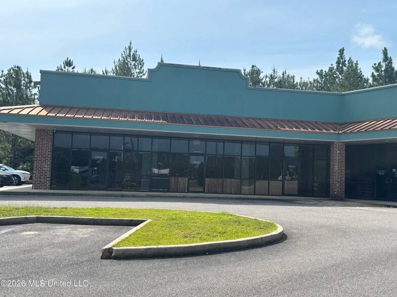 More Photos Of 1580 Industrial Park Rd, Wiggins Storefront For Lease