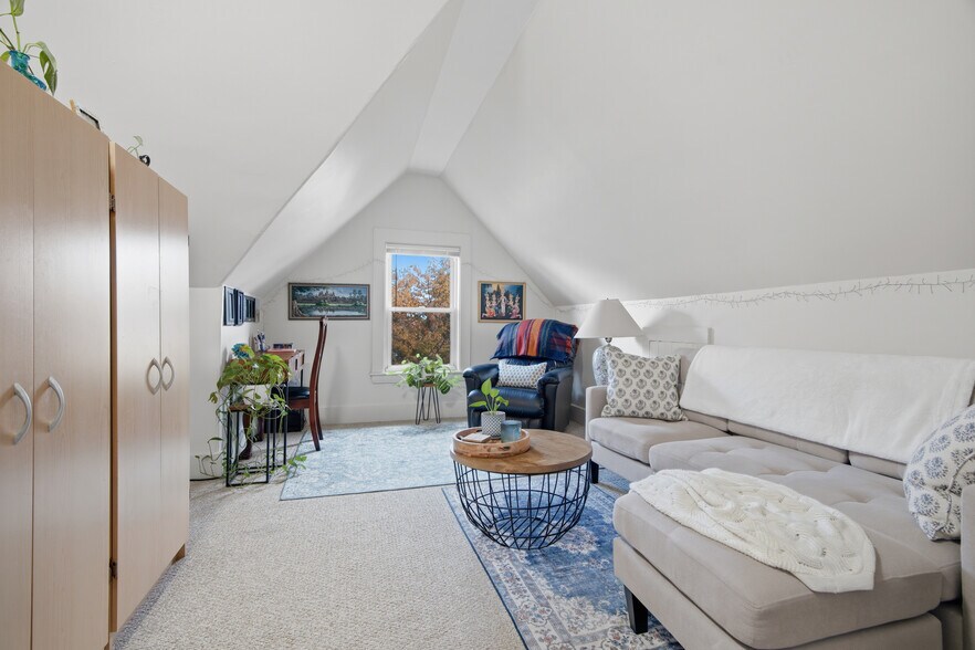 More Photos Of 37 Washington Ave, Waltham Multifamily For Sale