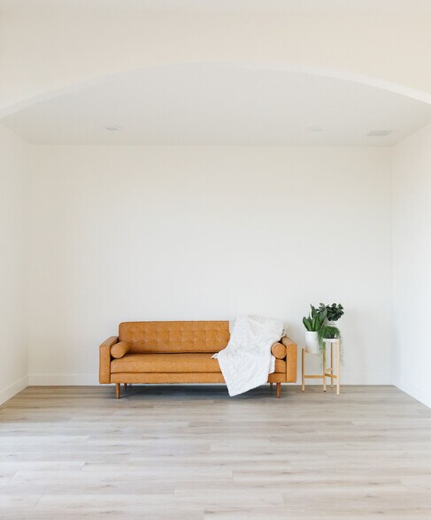 More Photos Of 135-139 W 900 N, Springville Light Distribution For Sale