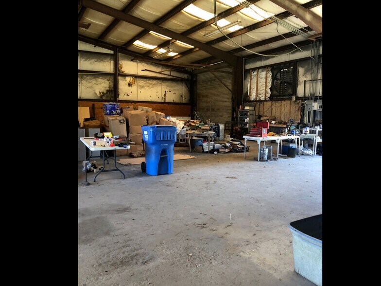 More Photos Of 3014 US Hwy 59 South, Livingston Manufacturing For Sale