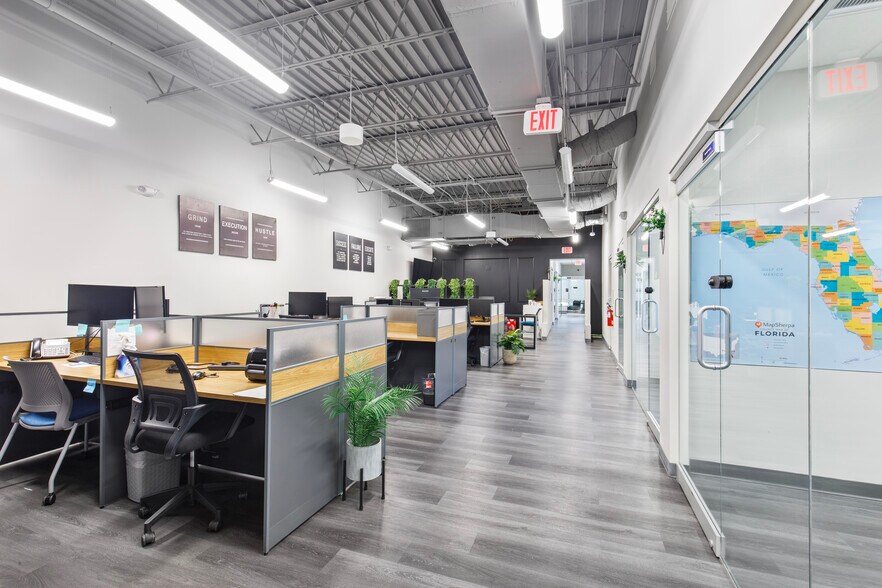 More Photos Of 1106 W Central Blvd, Orlando Warehouse For Sale