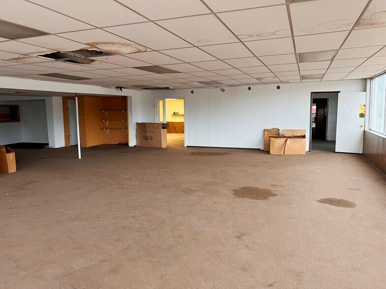 More Photos Of 22 Washington St, Brainerd Auto Dealership For Sale
