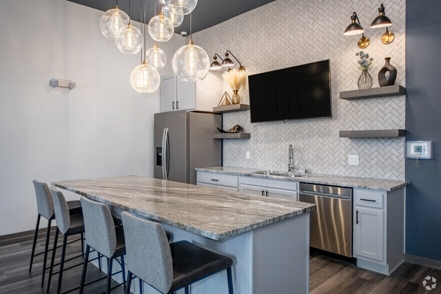 More Photos Of 410 W Verona Ave, Verona Apartments For Lease