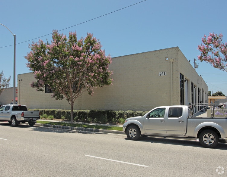 More Photos Of 921 Van Ness Ave, Torrance Warehouse For Lease