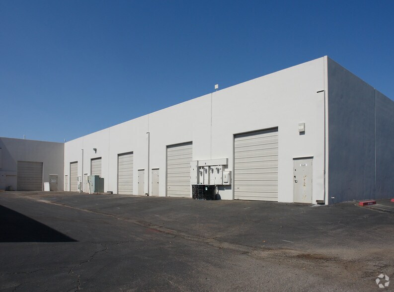 More Photos Of 5025 S Ash Ave, Tempe Unknown For Lease