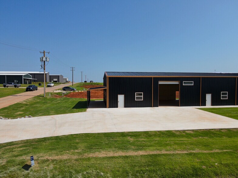 More Photos Of 11700 Blacksand Dr, Edmond Warehouse For Sale