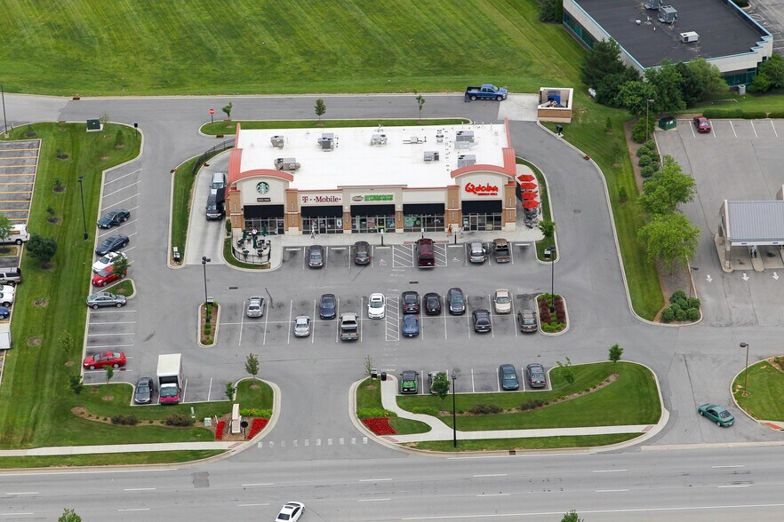 More Photos Of 1831 Blankenbaker Pky, Louisville Freestanding For Lease