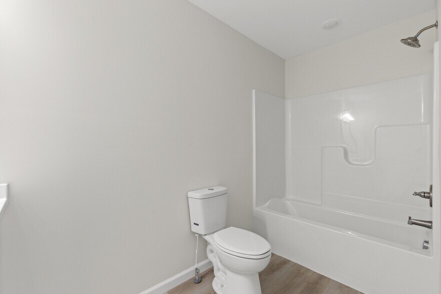 More Photos Of 275-277 Broadway St, Irvine Apartments For Sale