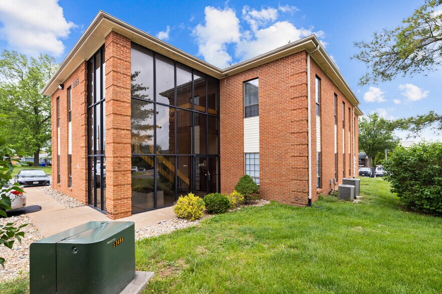 More Photos Of 4191 Crescent Dr, Saint Louis Medical For Lease