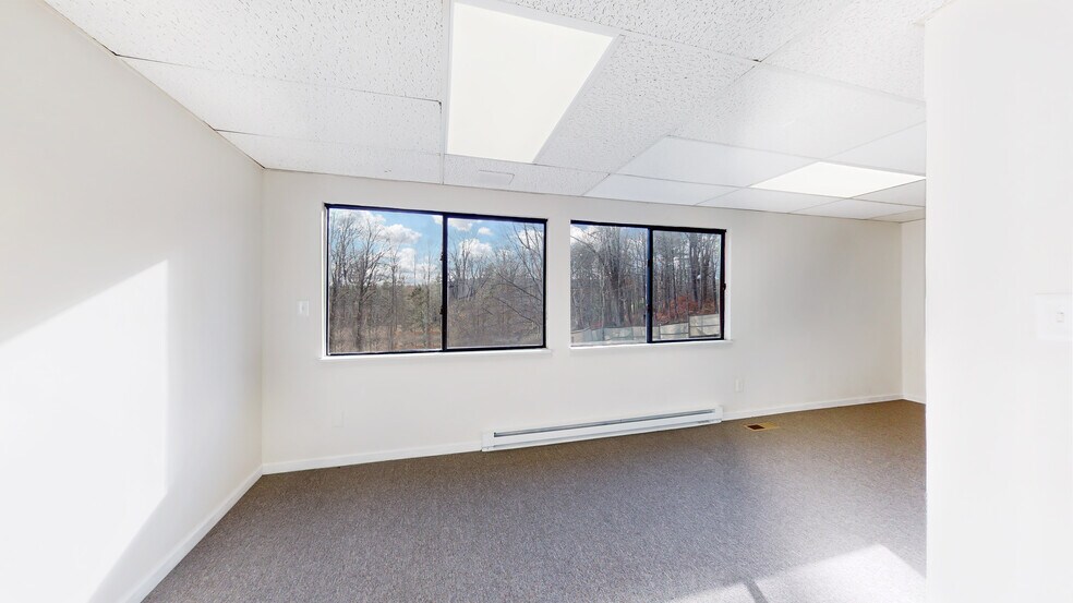 More Photos Of 220 Silver Lake Rd, Dingmans Ferry Office For Sale