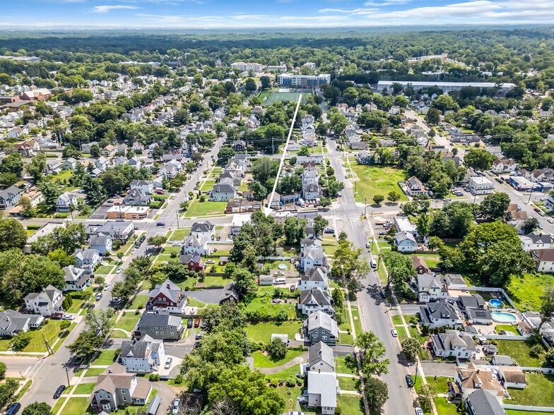 More Photos Of 1011 E 2nd St, Plainfield Storefront For Sale