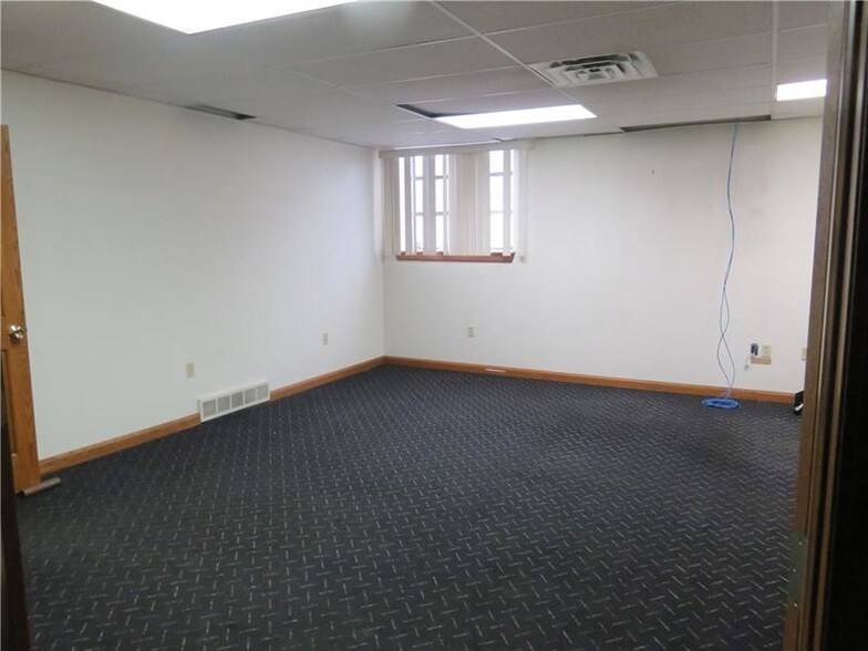 More Photos Of 416 Pittsburgh Cir, Ellwood City Warehouse For Sale