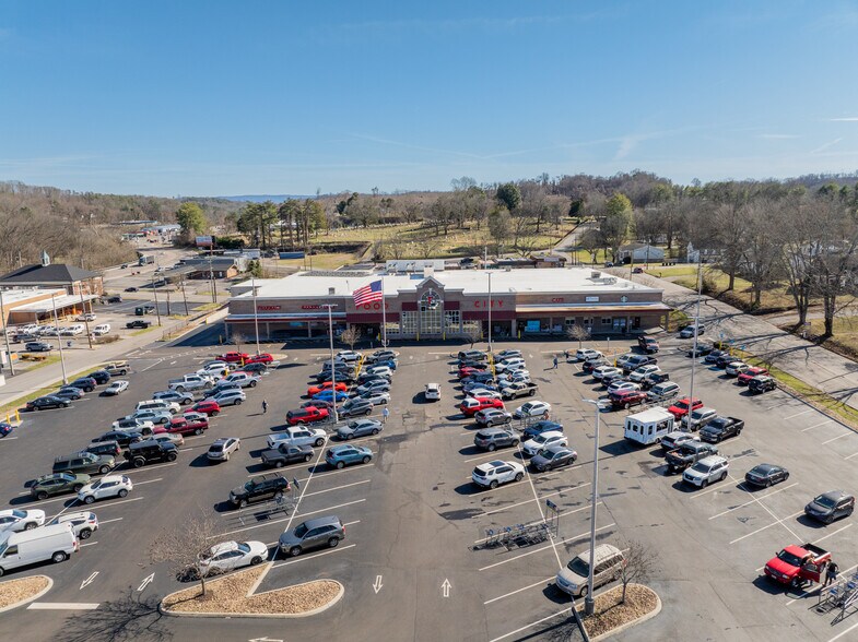 More Photos Of 2133 W Madison Ave, Athens Apartments For Sale