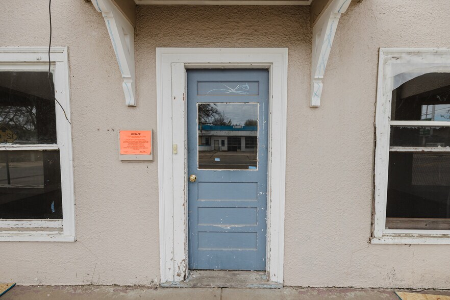 More Photos Of 123 E Madison Ave, Arkansas City Apartments For Sale