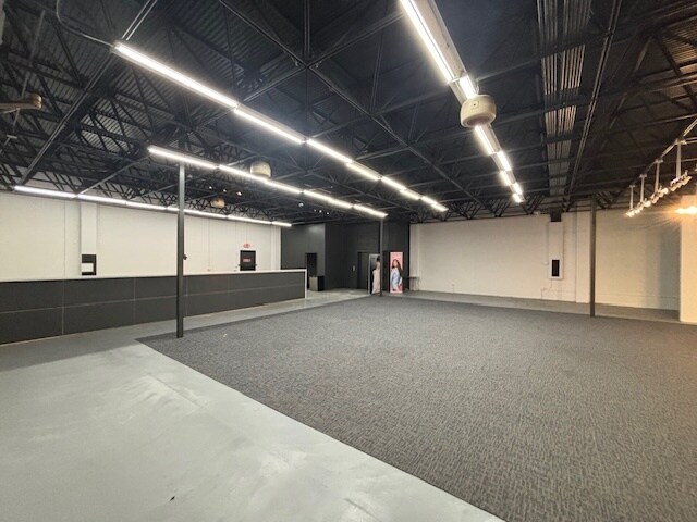 Primary Photo Of 1230 Basse Rd, San Antonio Light Distribution For Lease