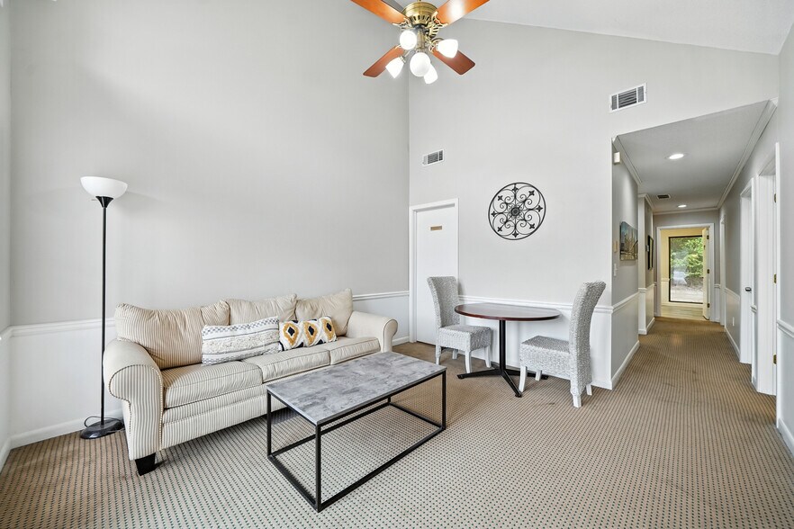 More Photos Of 11285 Elkins Rd, Roswell Office Residential For Sale
