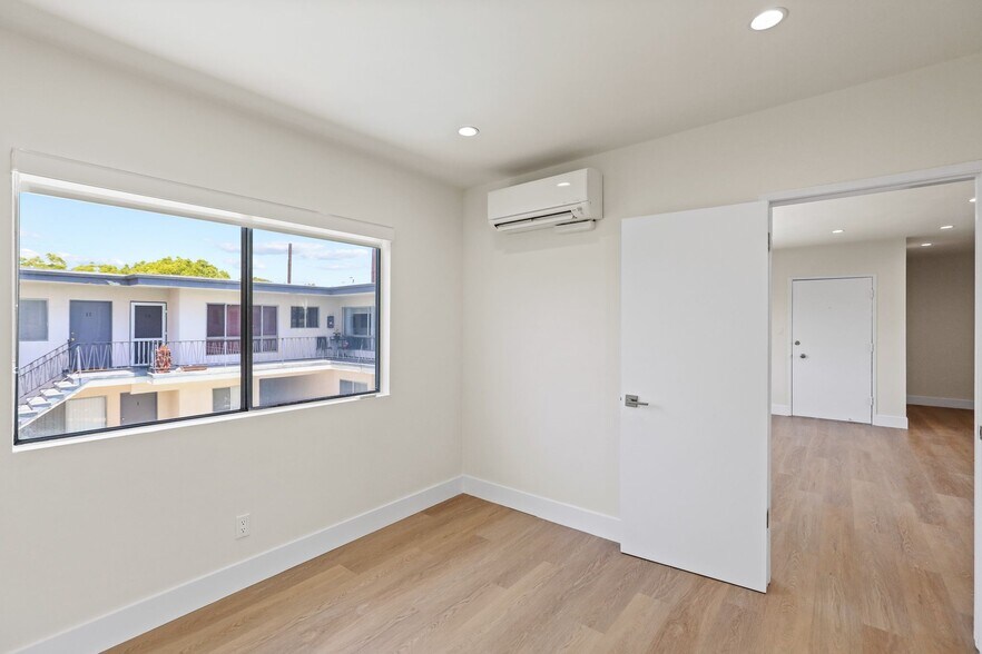 More Photos Of 2001 Penmar Ave, Venice Apartments For Sale