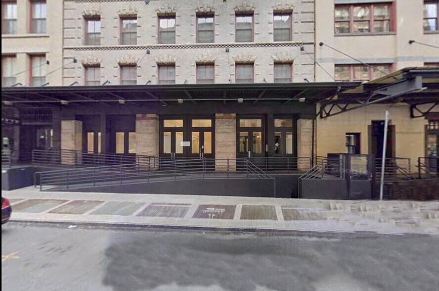 More Photos Of 31-33 N Moore St, New York Apartments For Lease