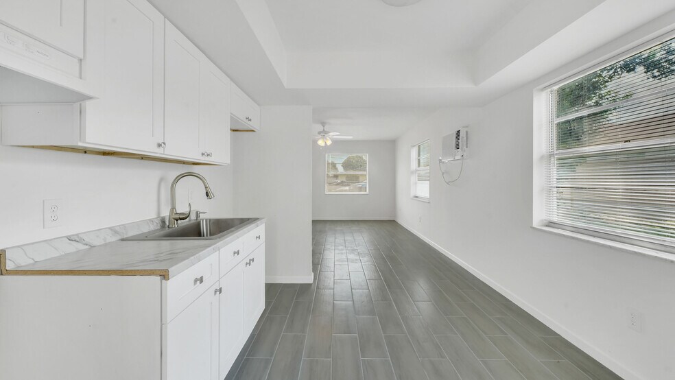 More Photos Of 3883 Park Ln, West Palm Beach Multifamily For Sale